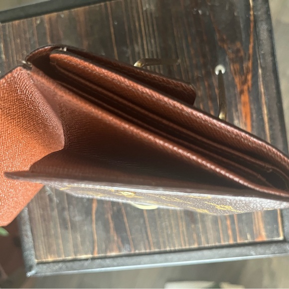 Louis Vuitton Monogram Elise Wallet - Picture 6 of 7
